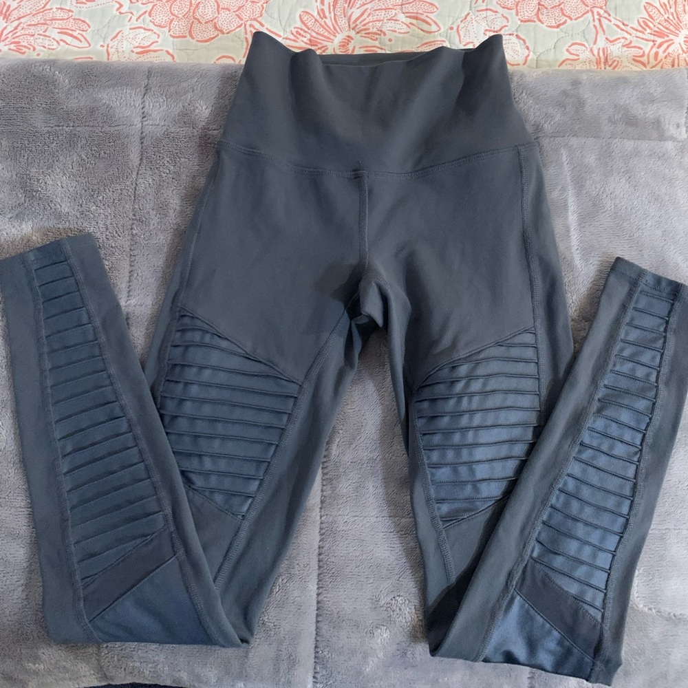 Alo Yoga grey moto leggings